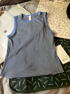 NWT Lululemon Hold Tight Crewneck Tank Top, 6, Surround Stripe Prep Blue Ivory